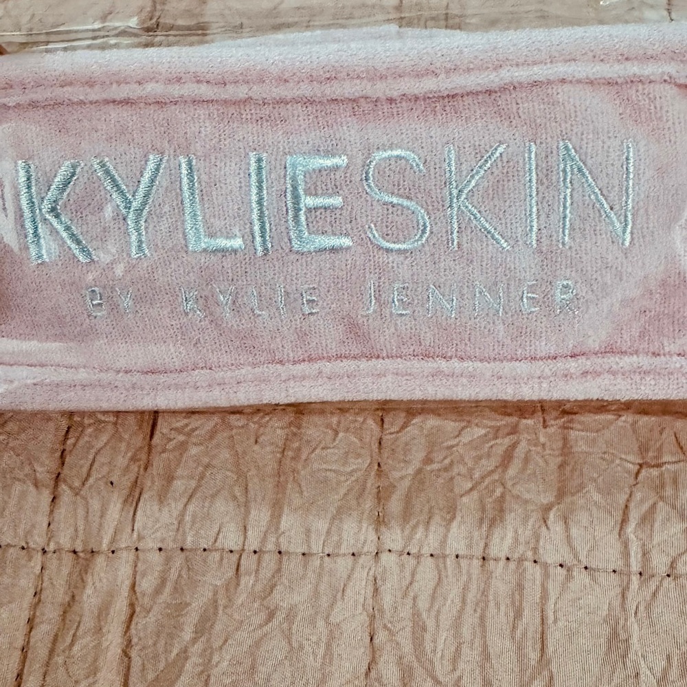 NWT Kylie Skin by Kylie Jenner Pink Spa Headband - Picture 3 of 5